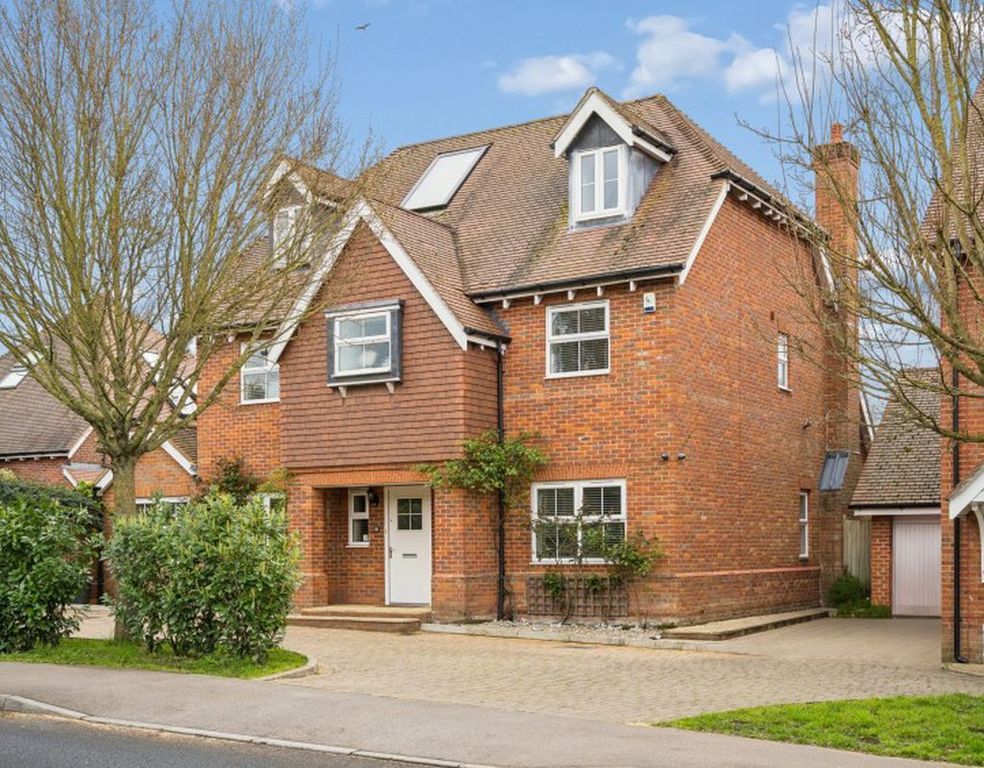 Property photo 1 of 19 Photo 8