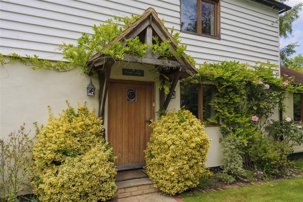 Property photo 2 of 31