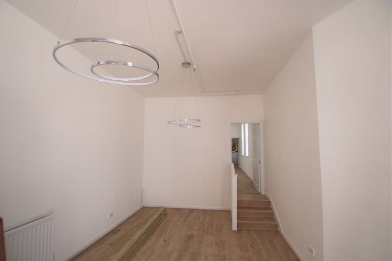 Property photo 2 of 18 27A High Street