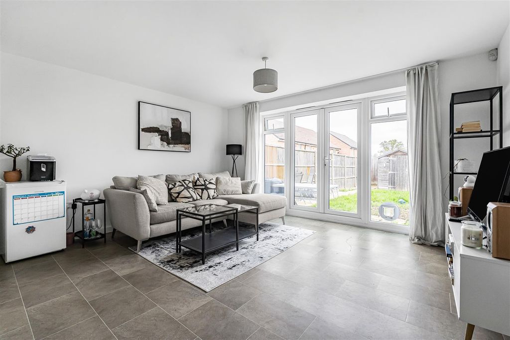 Property photo 2 of 22