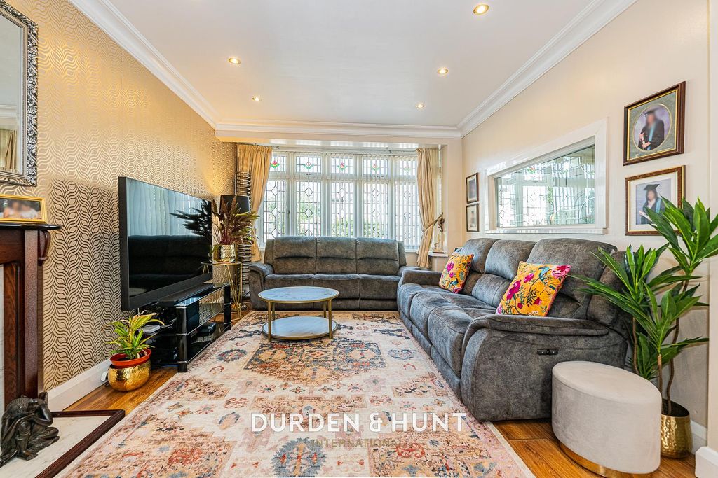 Property photo 2 of 32 Rainham-19.Jpg