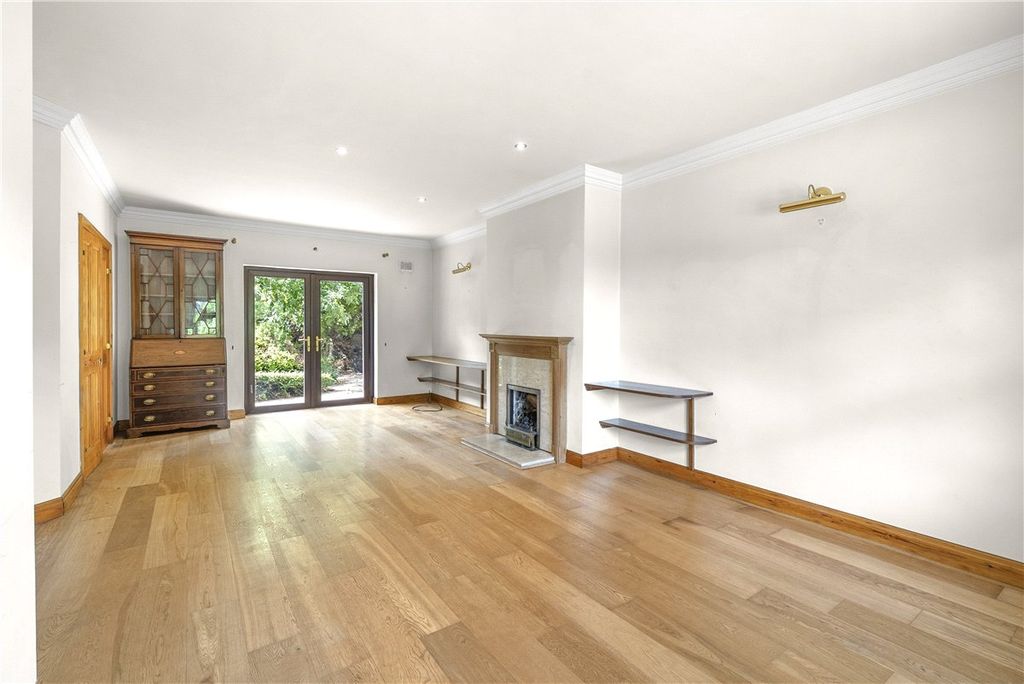 Property photo 2 of 30 Picture No. 33