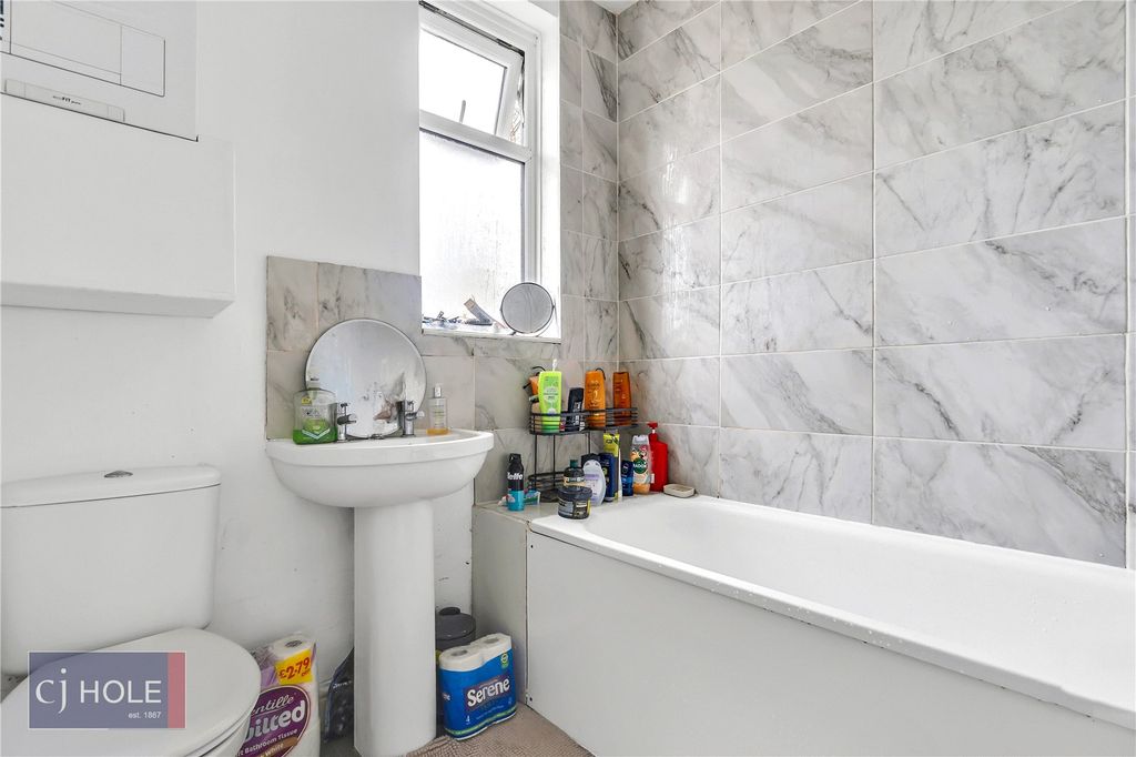 Property photo 3 of 13 Picture No. 02