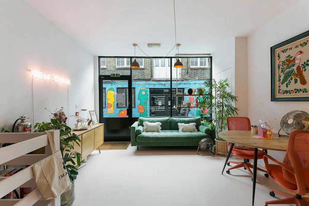 Property photo 2 of 17 69Rivingtonstreetshoreditcholdstreetec2A3Ayshopretailshowroomgalleryforrentinternal11Dominionlondon.Jpg