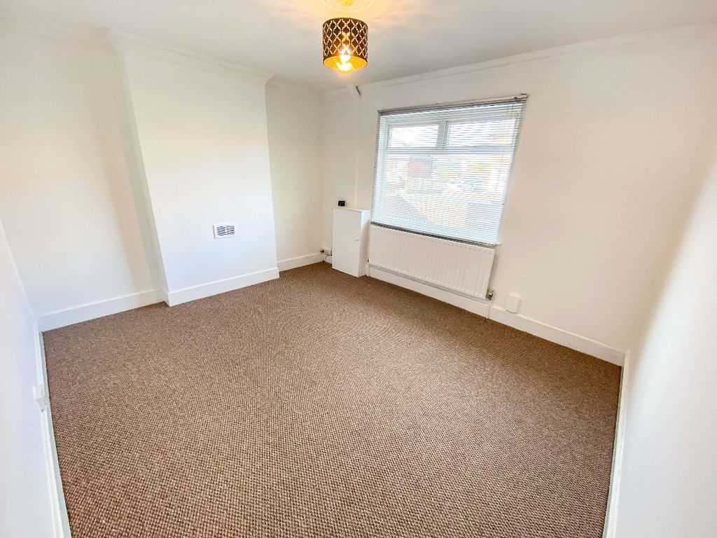 Property photo 3 of 11 Bedroom 1