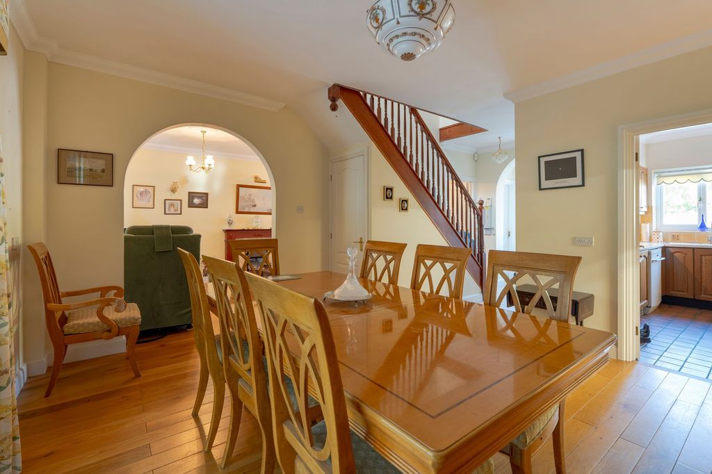 Property photo 3 of 21 Living/Dining Room