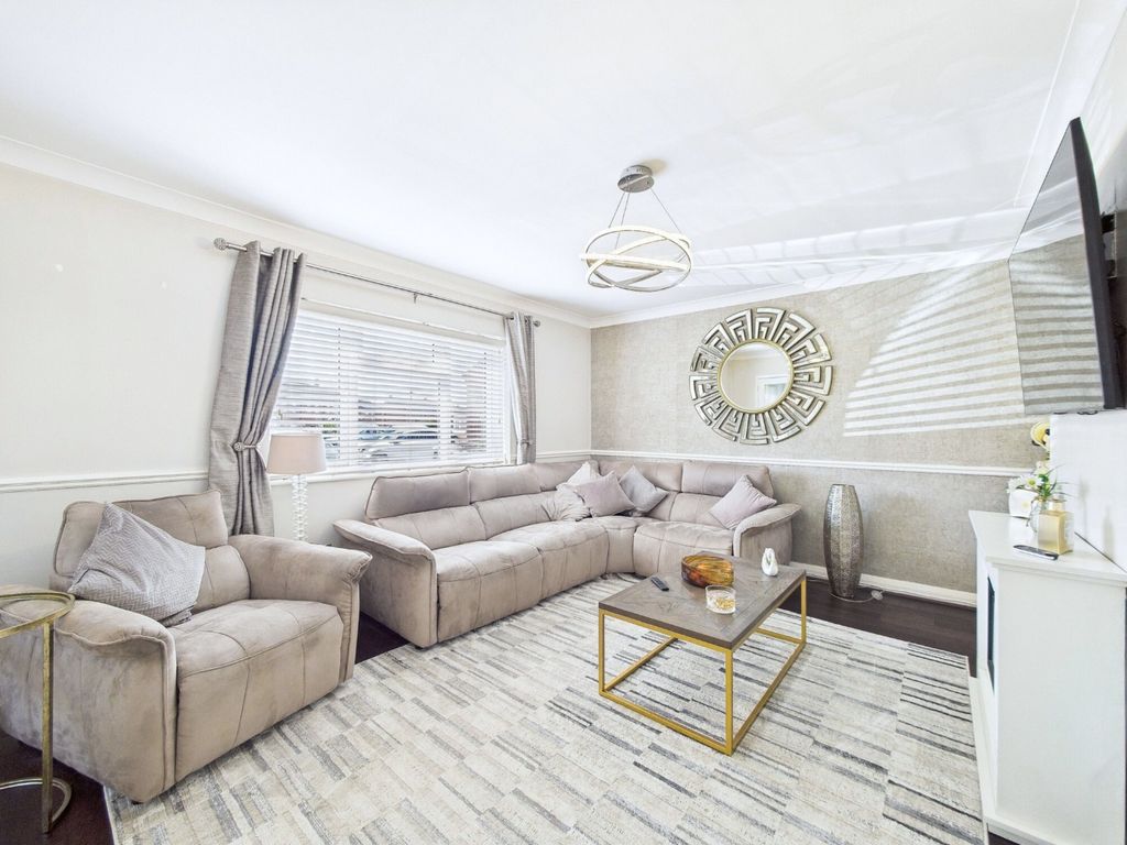 Property photo 2 of 25 4270224