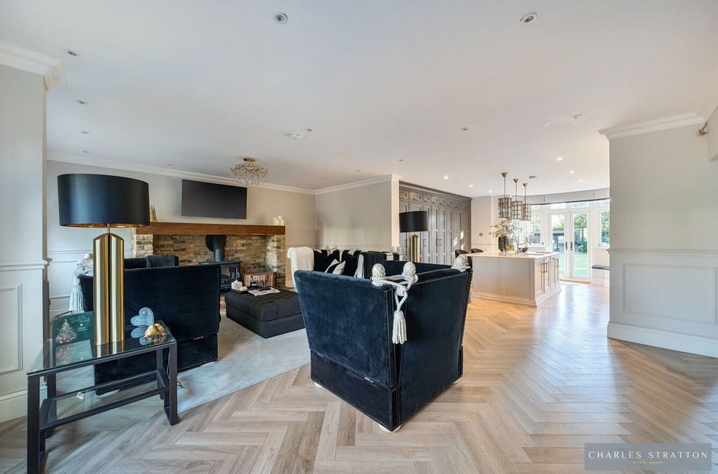 Property photo 3 of 23