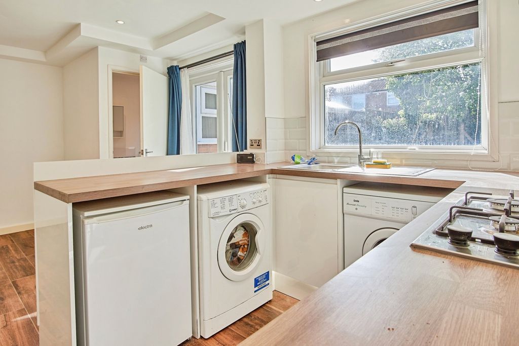 Property photo 2 of 18 Kitchen Diner