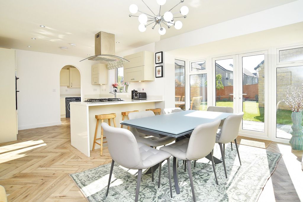 Property photo 2 of 30