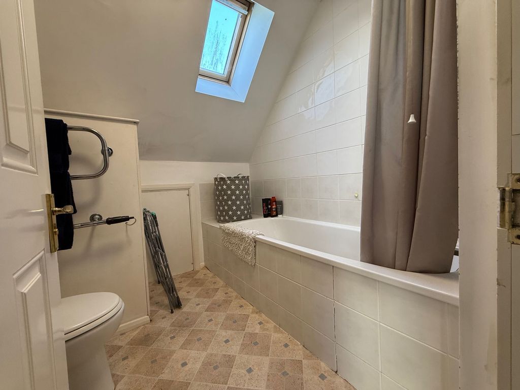 Property photo 3 of 13