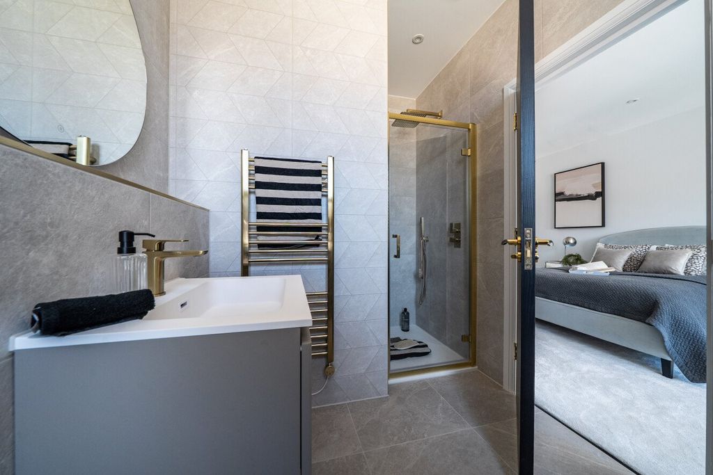 Property photo 3 of 45 Picture No. 04