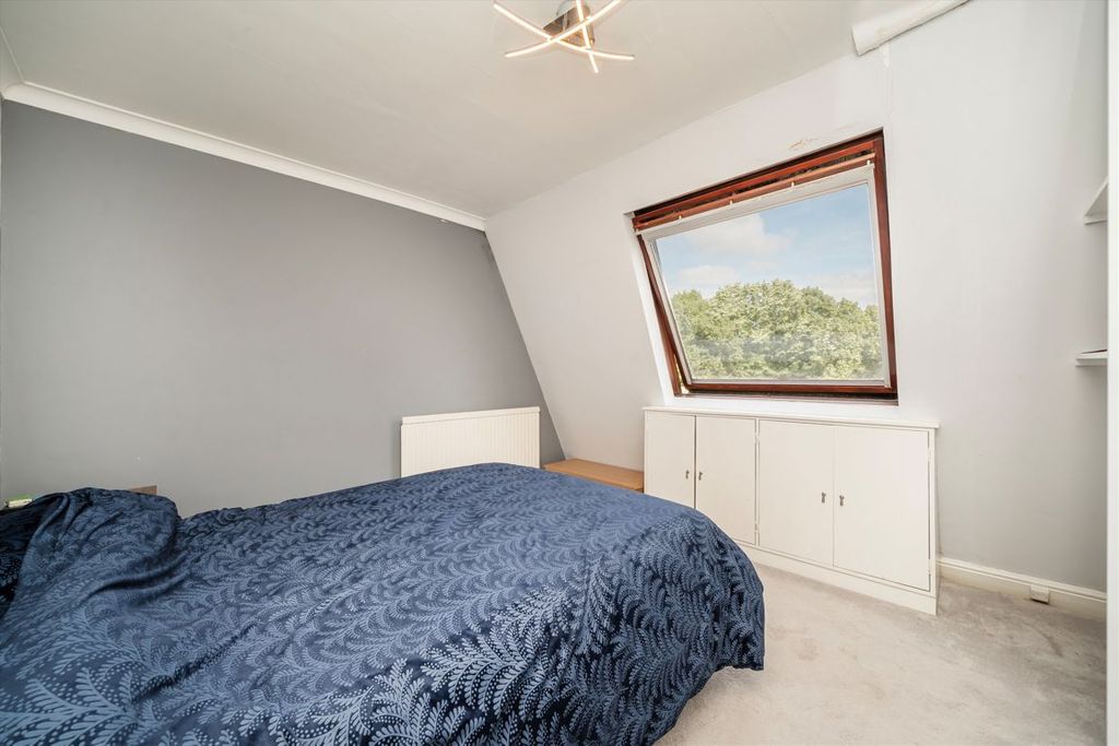 Property photo 3 of 4