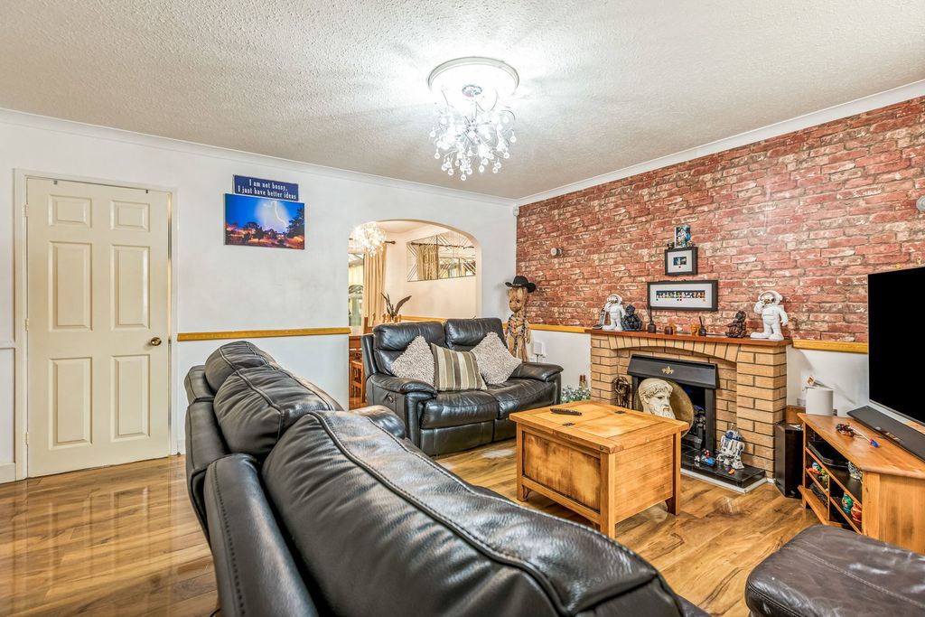Property photo 3 of 26