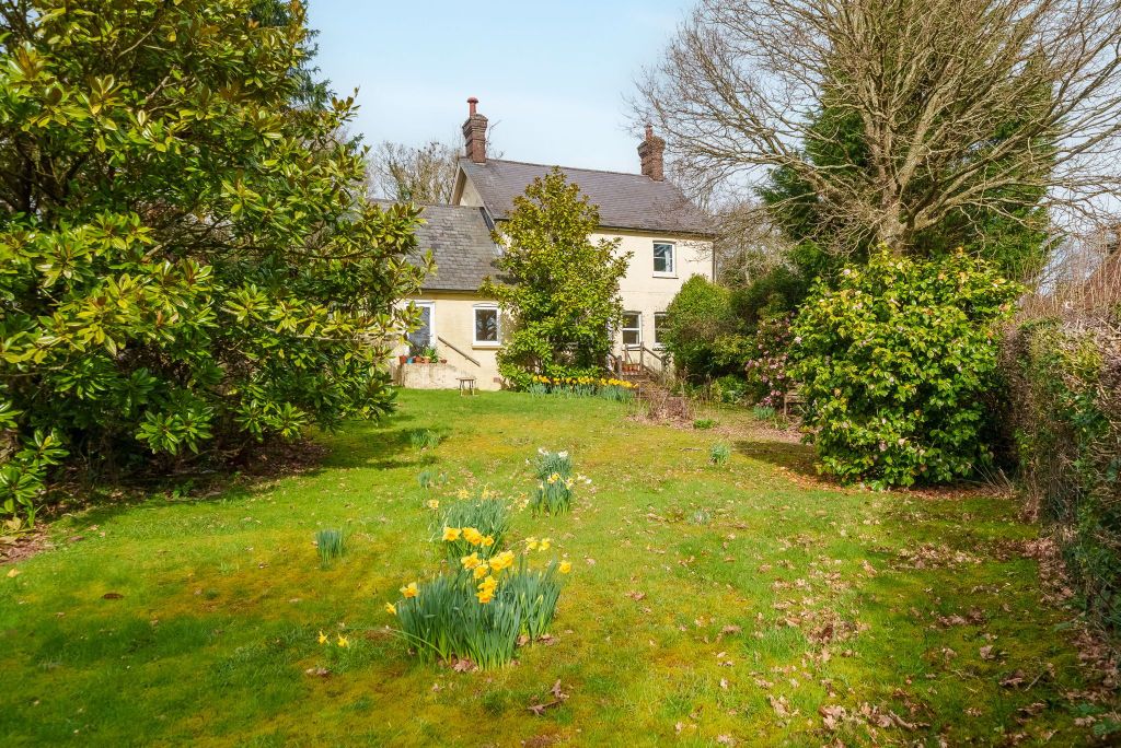 Property photo 1 of 32