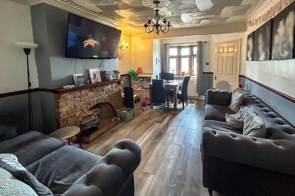 Property photo 2 of 10 Loungeg