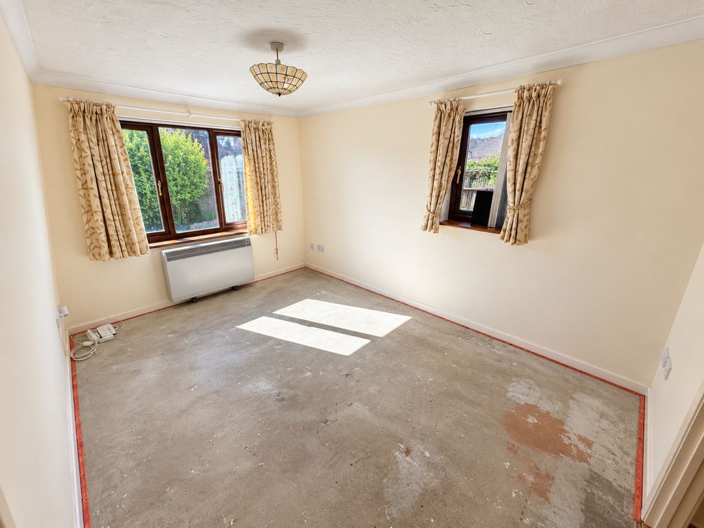 Property photo 2 of 8