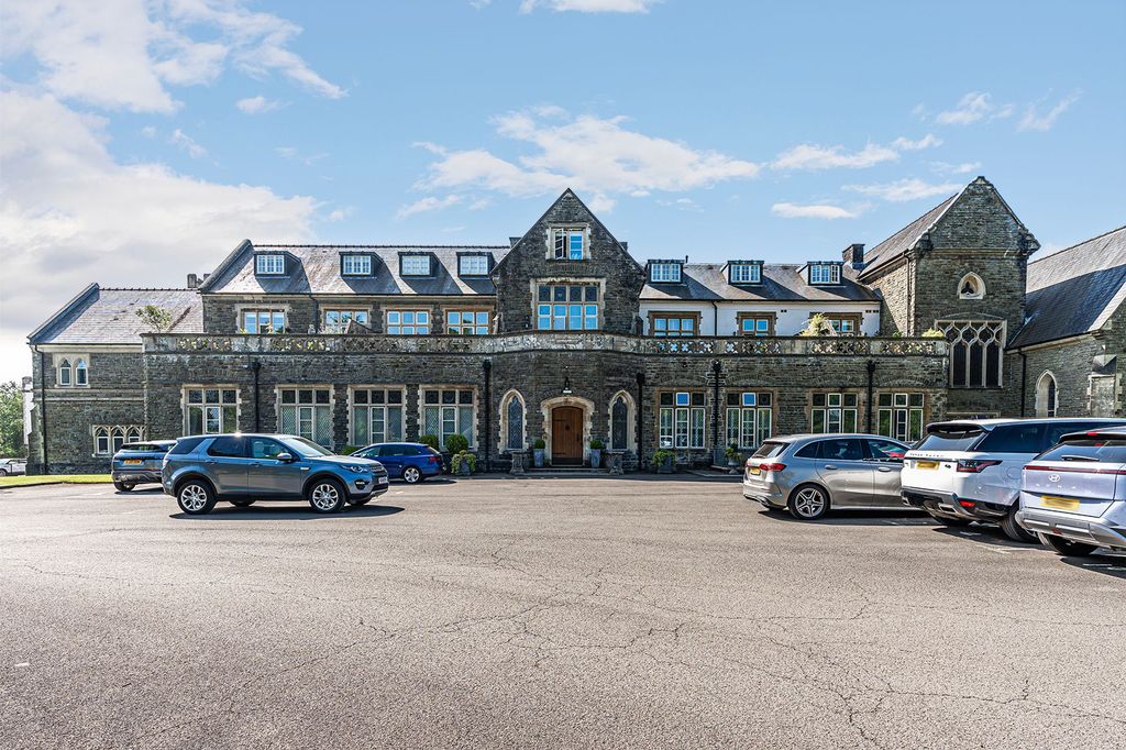 Property photo 1 of 44