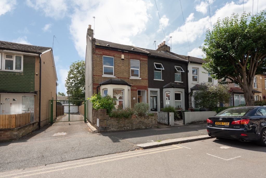 Property photo 1 of 21 4366880
