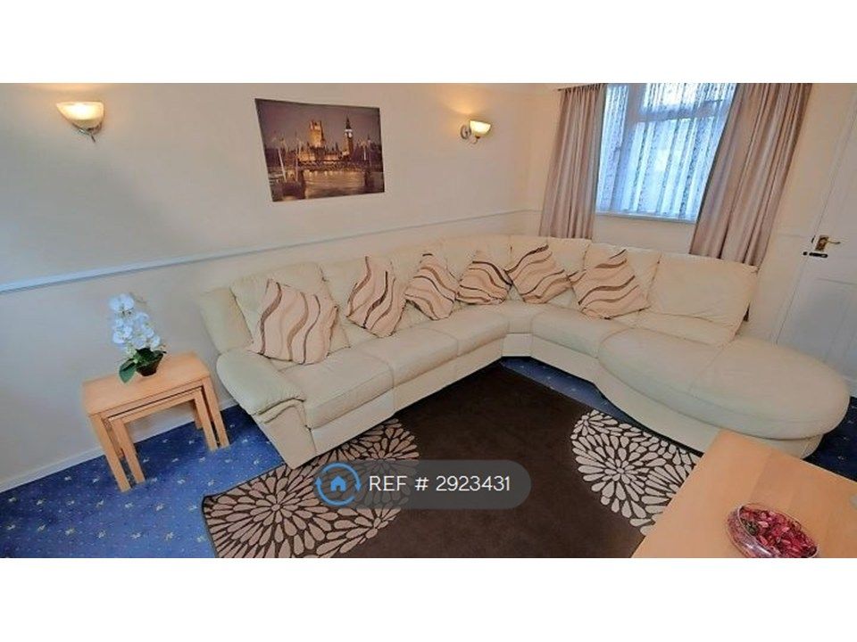 Property photo 2 of 11 Main Lounge