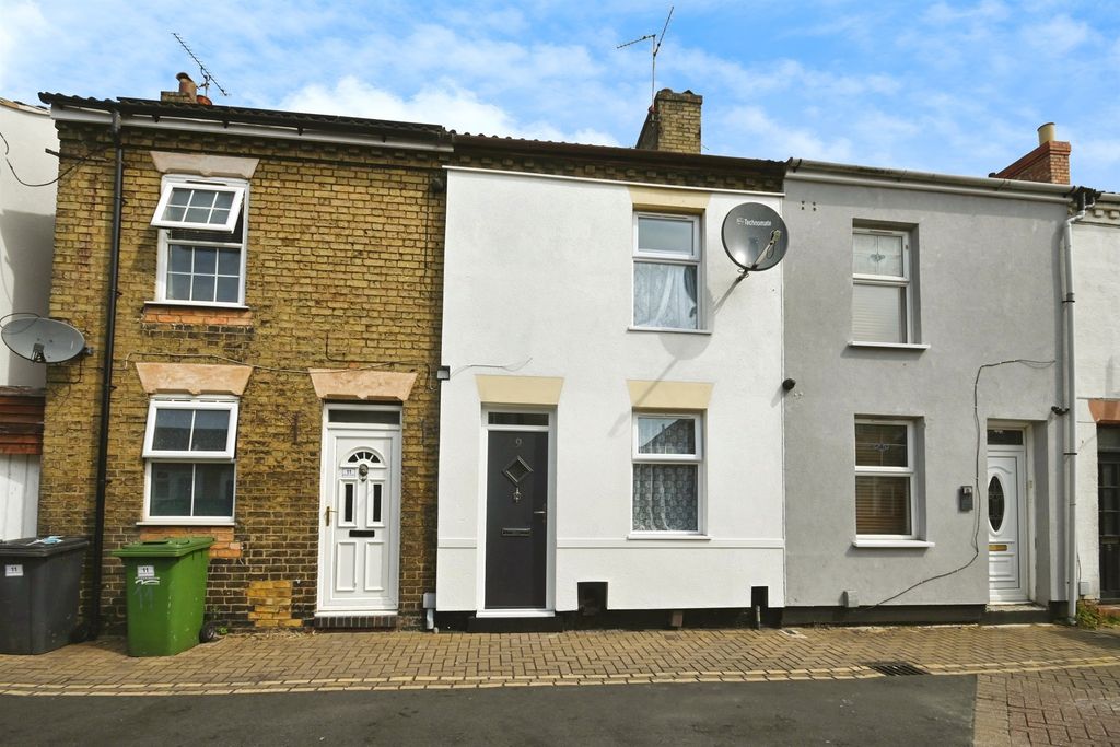 Property photo 1 of 17