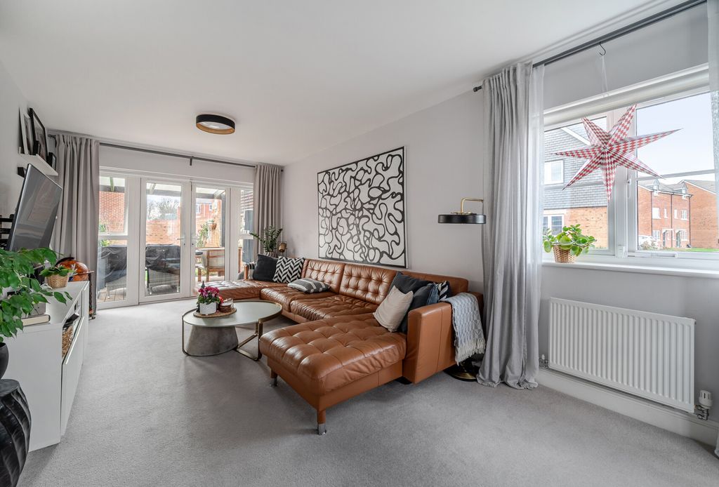 Property photo 2 of 20 1394564-13-694942...