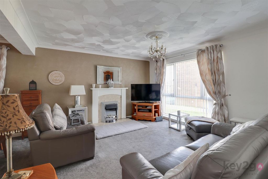 Property photo 2 of 19 Img_4067-Img_4069.Jpg