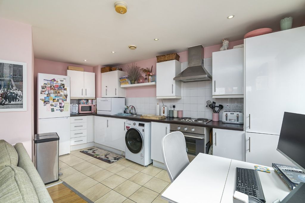 Property photo 2 of 19