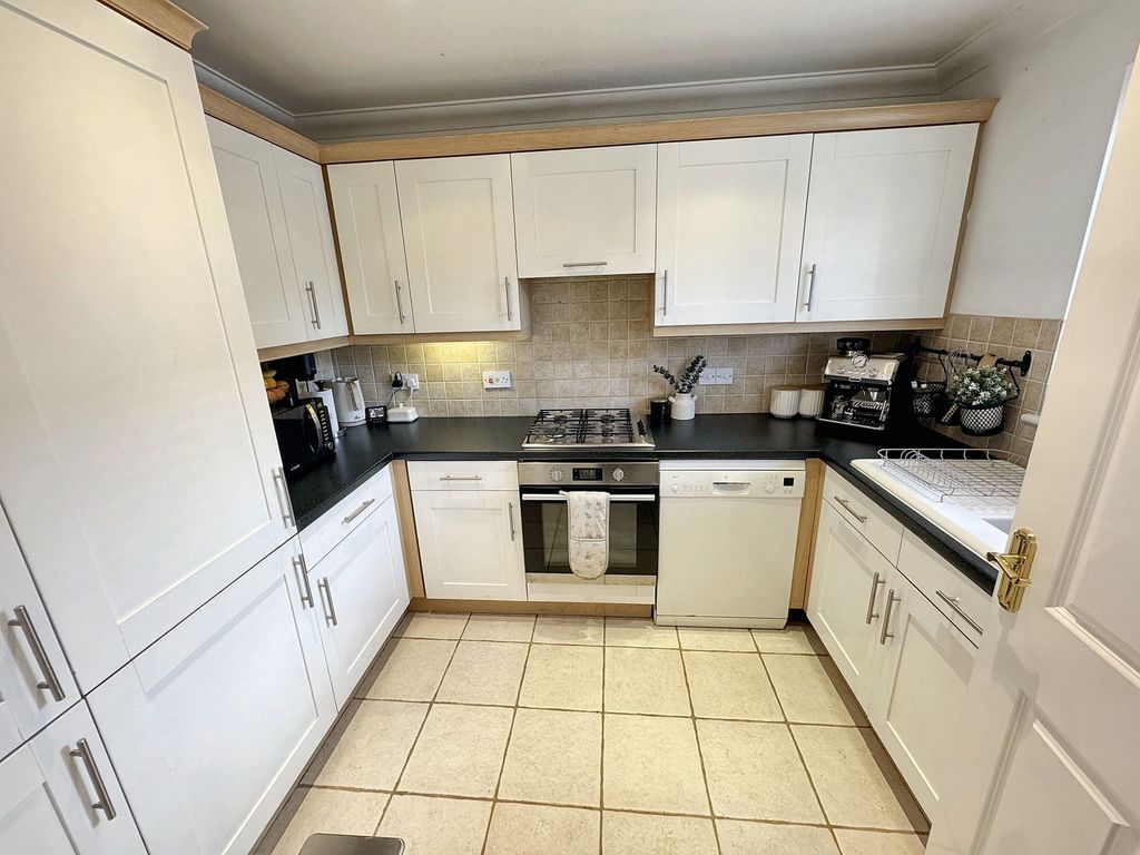 Property photo 2 of 24
