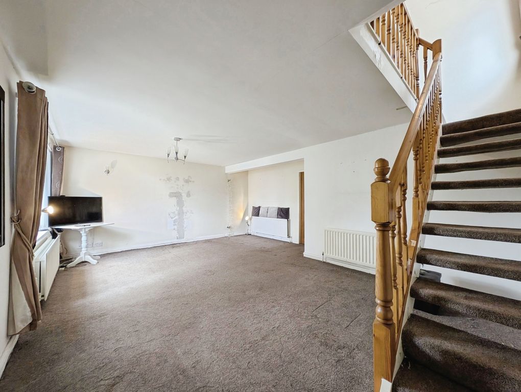 Property photo 2 of 21 Pbox-Img.Jpg