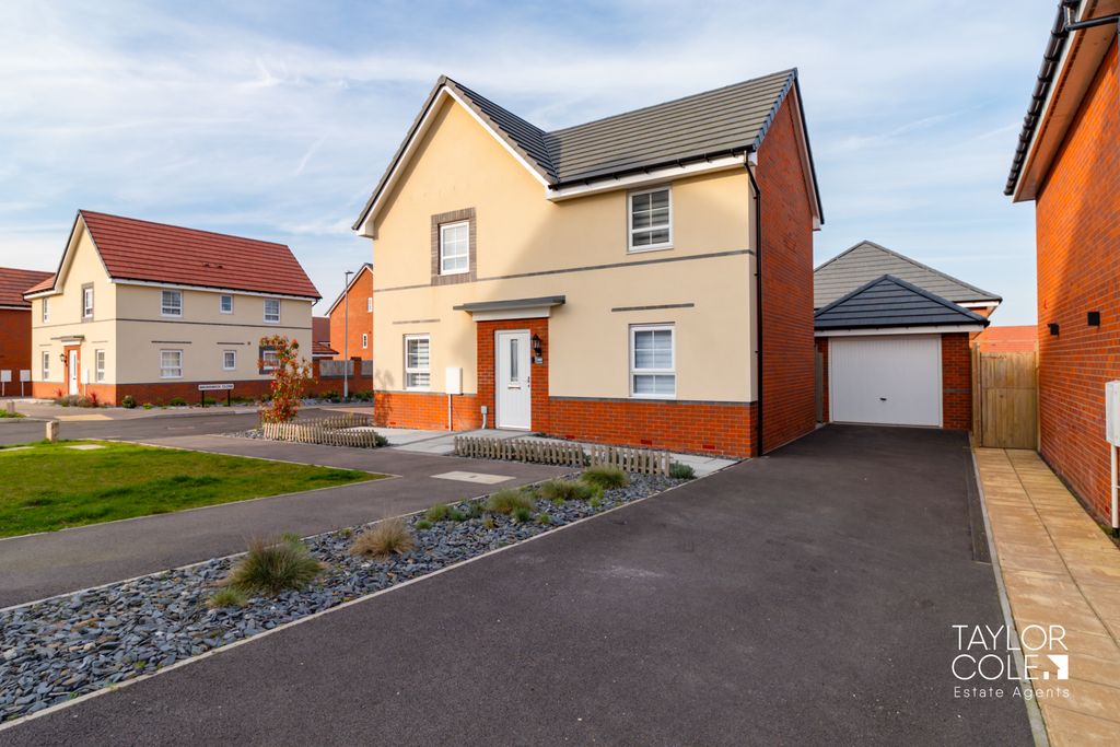 Property photo 1 of 28