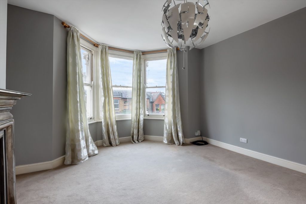 Property photo 3 of 11 Picture No. 18