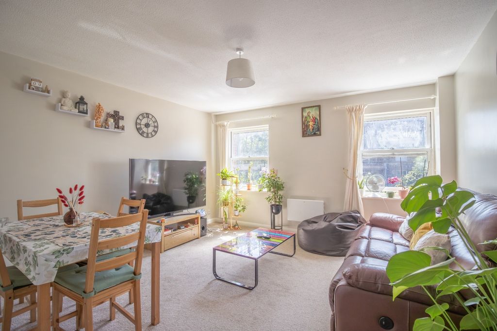 Property photo 2 of 10 5350683