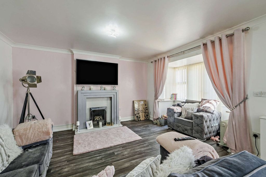 Property photo 2 of 42