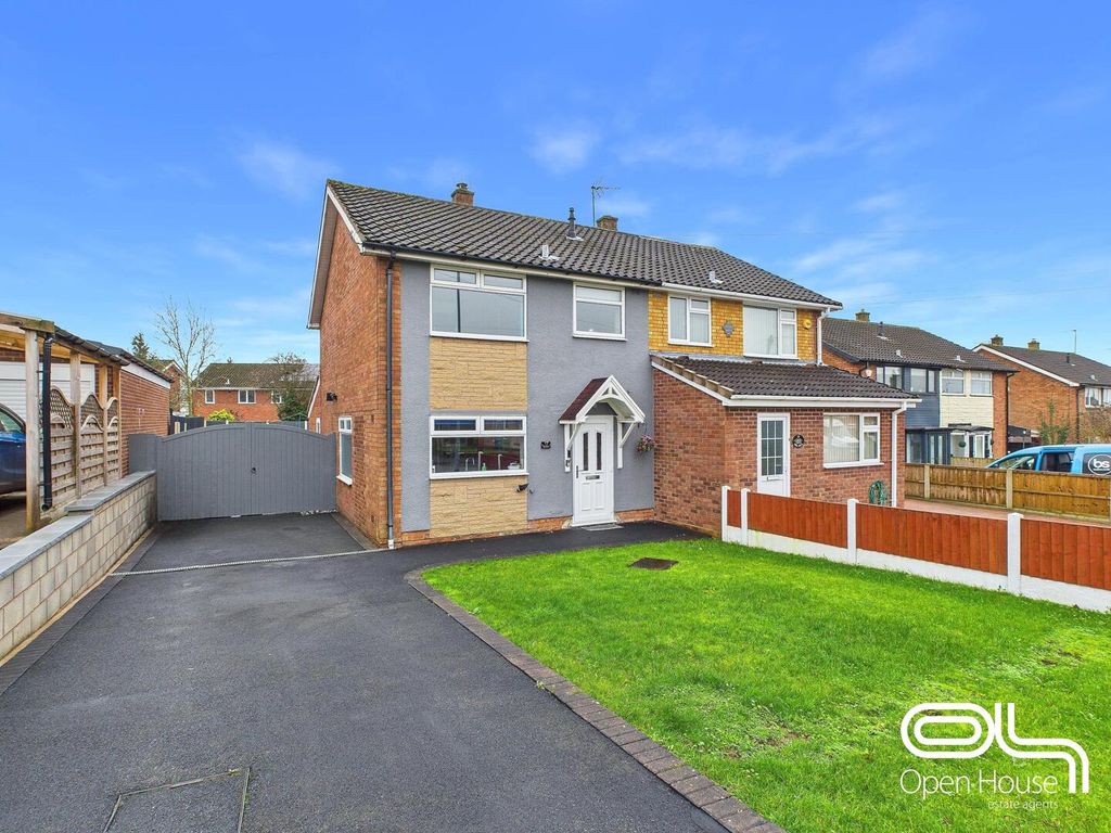 Property photo 1 of 17 Front (Exterior)