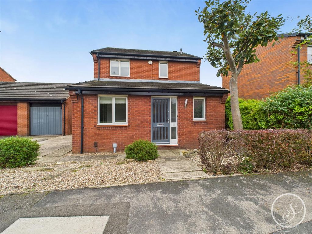 Property photo 1 of 18 External