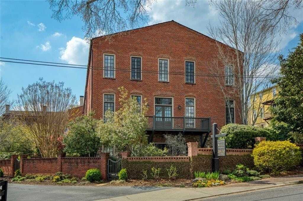 Property photo 1 of 31