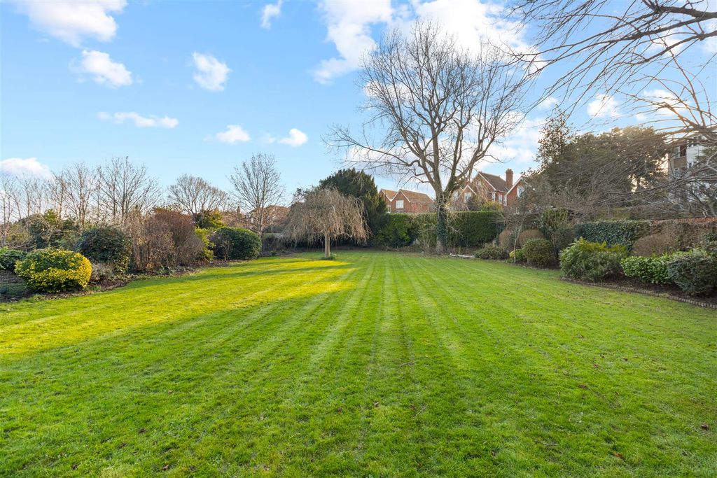 Property photo 2 of 28 Rear Garden