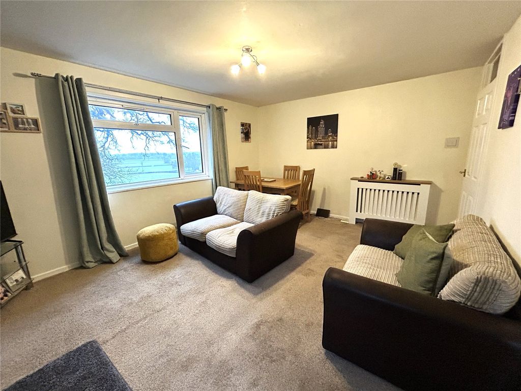 Property photo 2 of 9 Picture No. 08