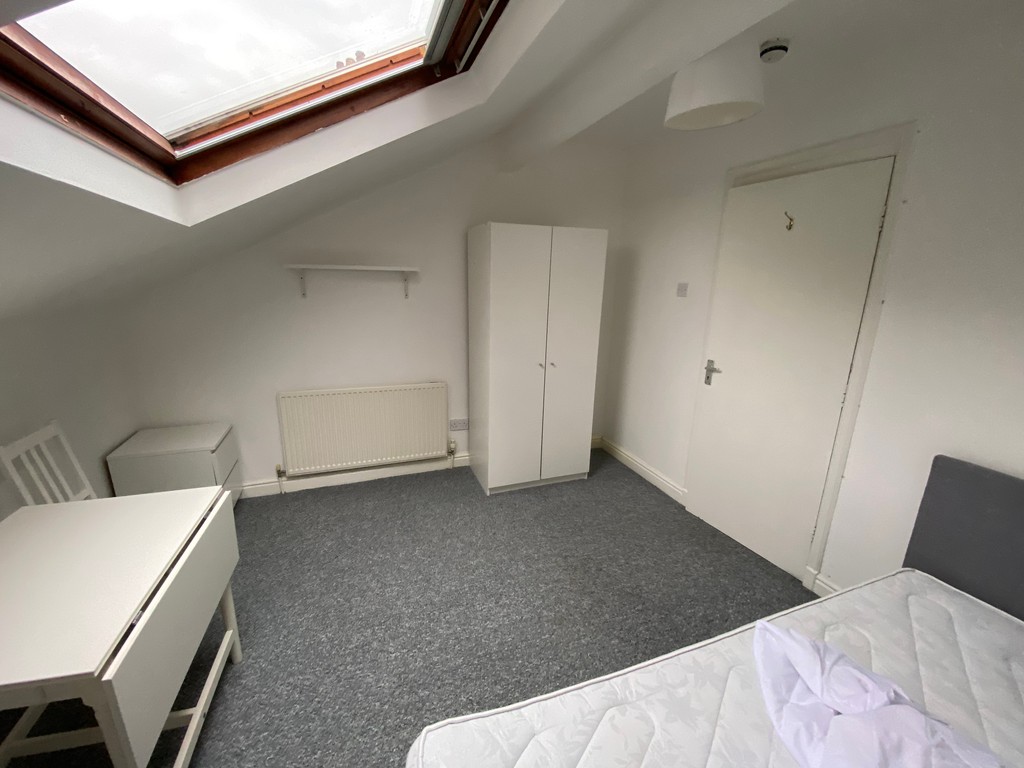 Additional image 7 of 4 bed flat to rentKelso Road, Leeds LS2