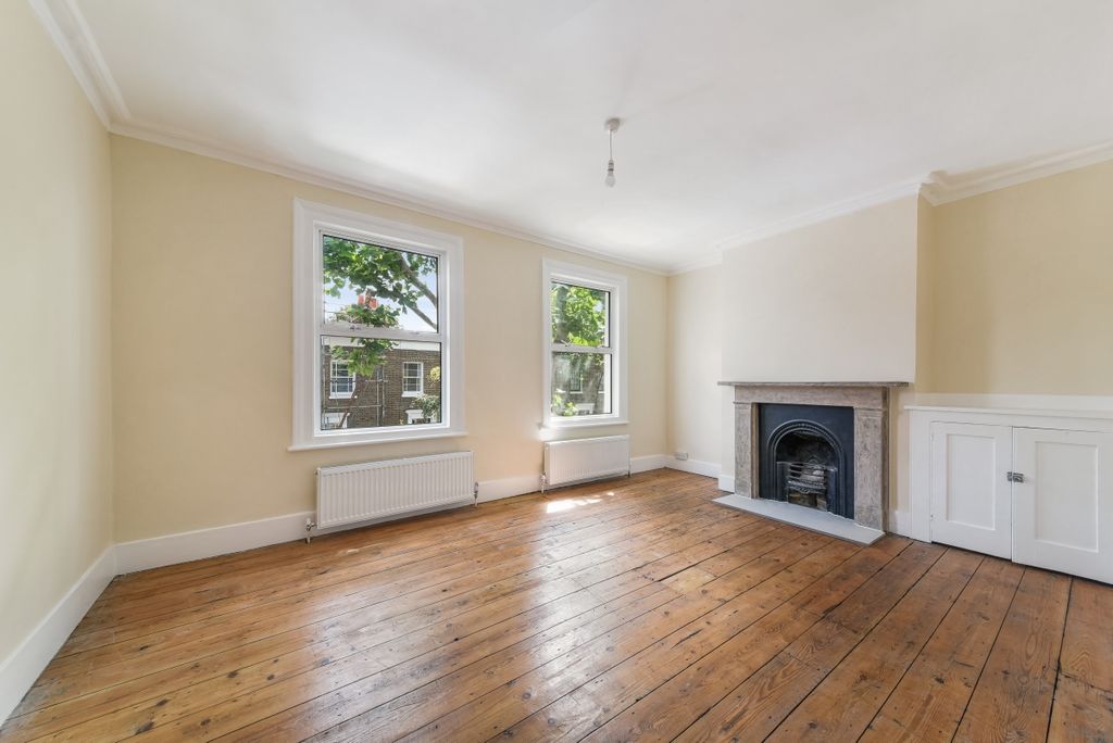 Property photo 1 of 11 Chadwick Road, 32-17
