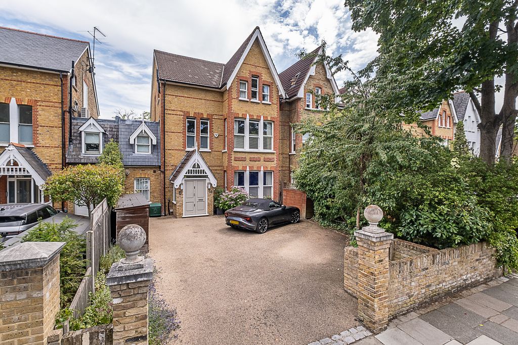Property photo 1 of 28