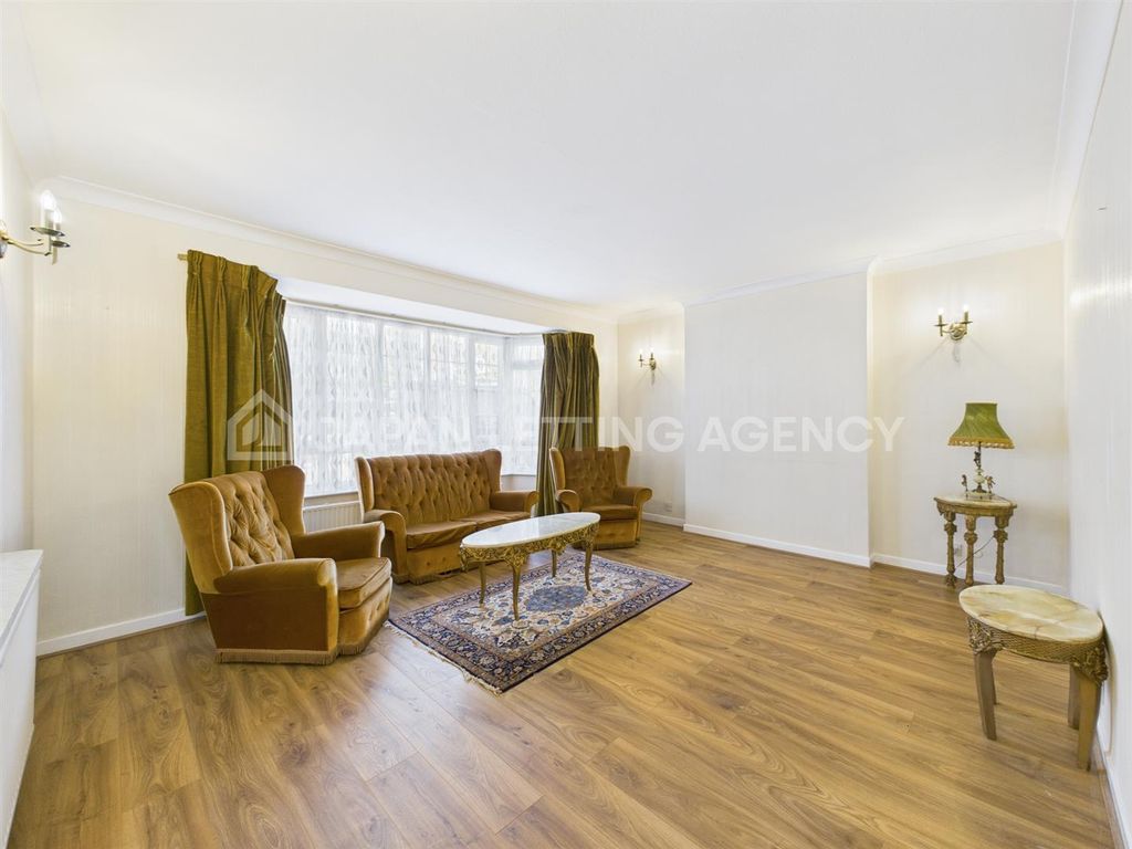 Property photo 2 of 13 Cam04401G0-Pr0084-Still005.Jpg