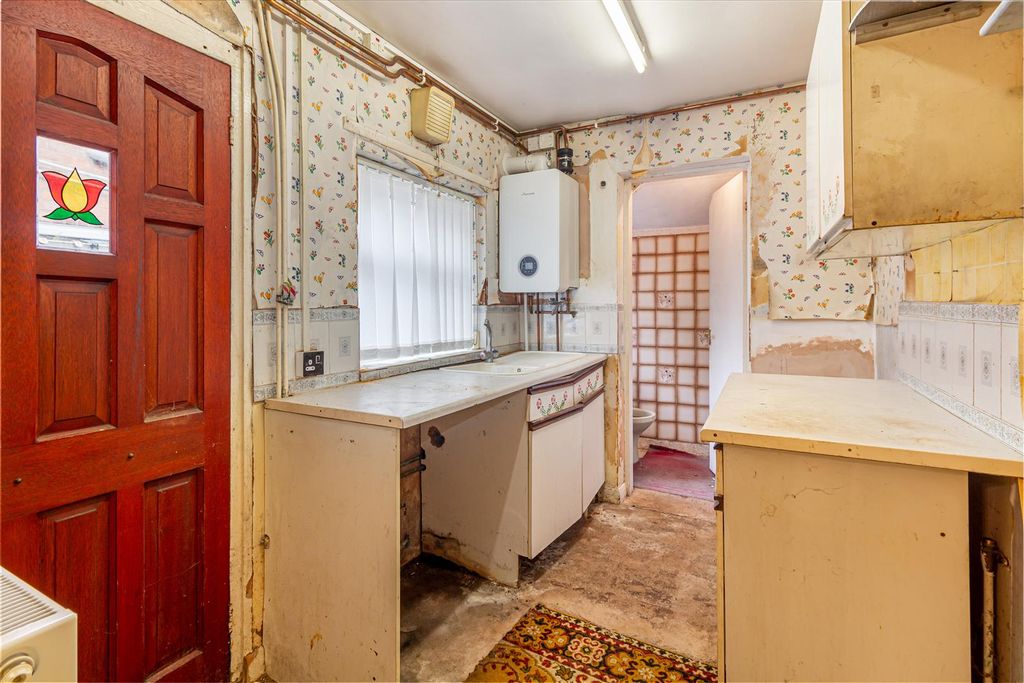 Property photo 3 of 11 Kitchen-1.Jpg