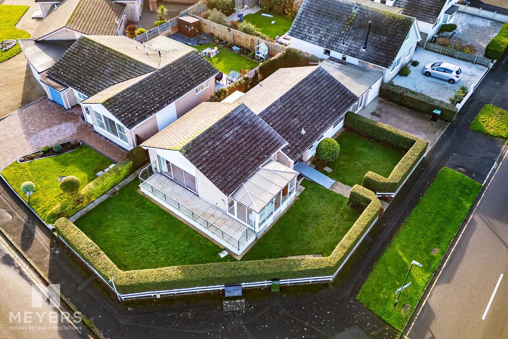 Property photo 1 of 32