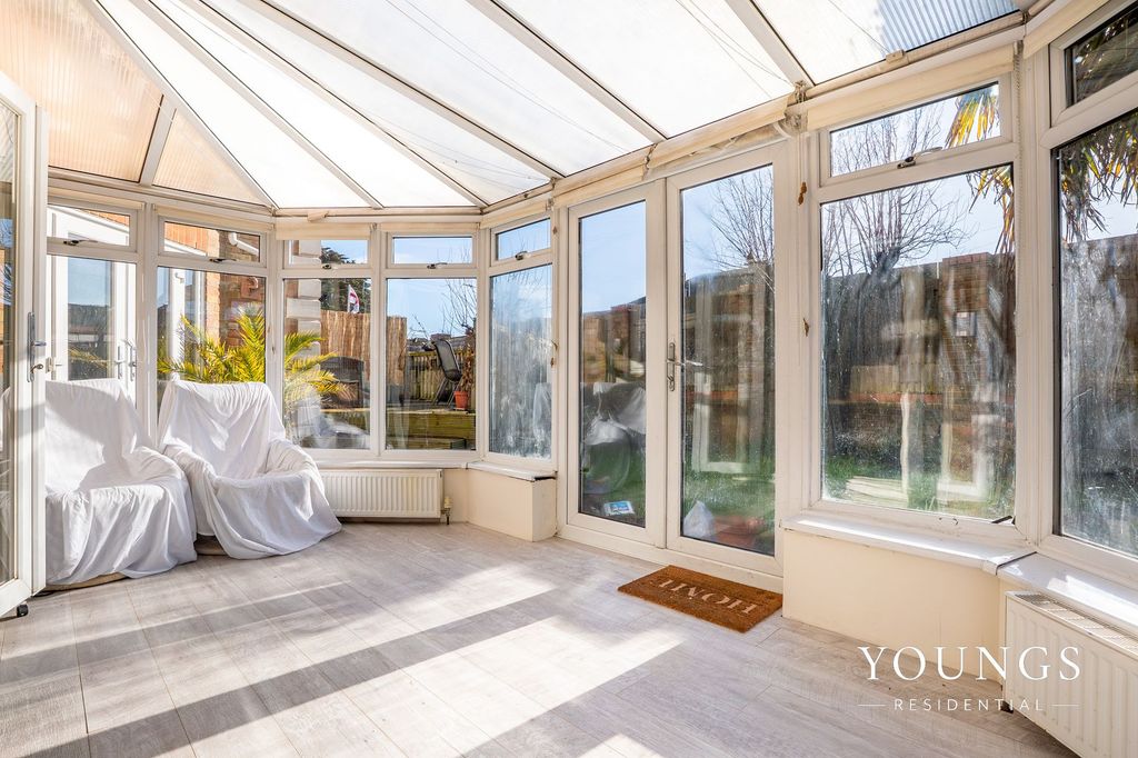 Property photo 2 of 27