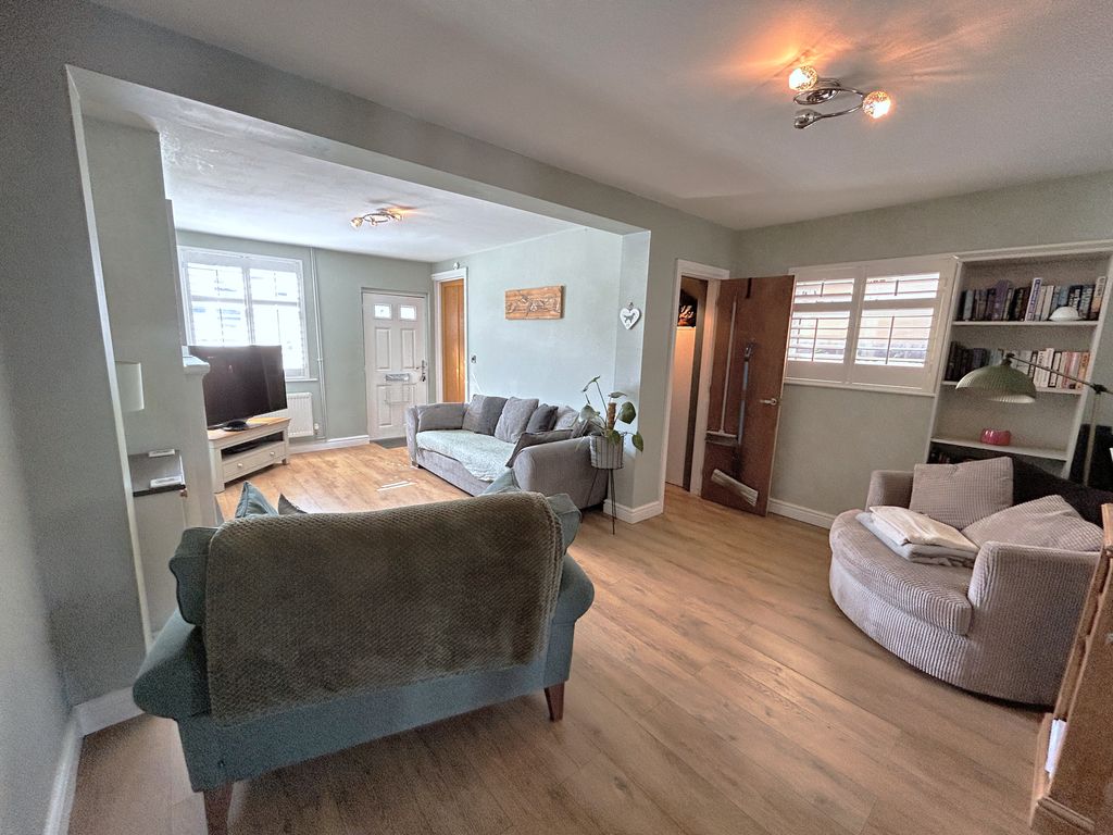 Property photo 3 of 15 98511A94-E908-42A7-B8Df-Bfc974F8A2D4.Jpg