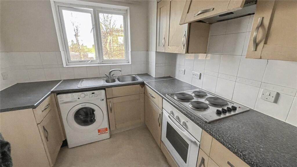 Property photo 2 of 6