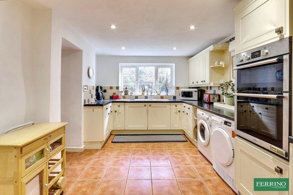 Property photo 3 of 37 Kitchen Breakfast Room