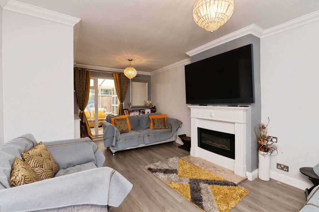 Property photo 2 of 20 Pbox-Img.Jpg